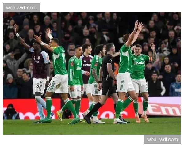 赛前声音：纽卡斯尔主帅表示，面对强敌将采取务实的防守反击策略